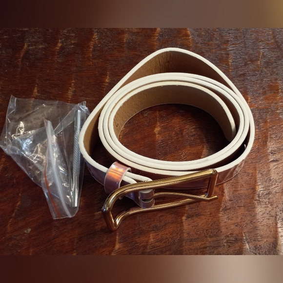 Evolutionary halographic pink belt - Picture 3 of 3